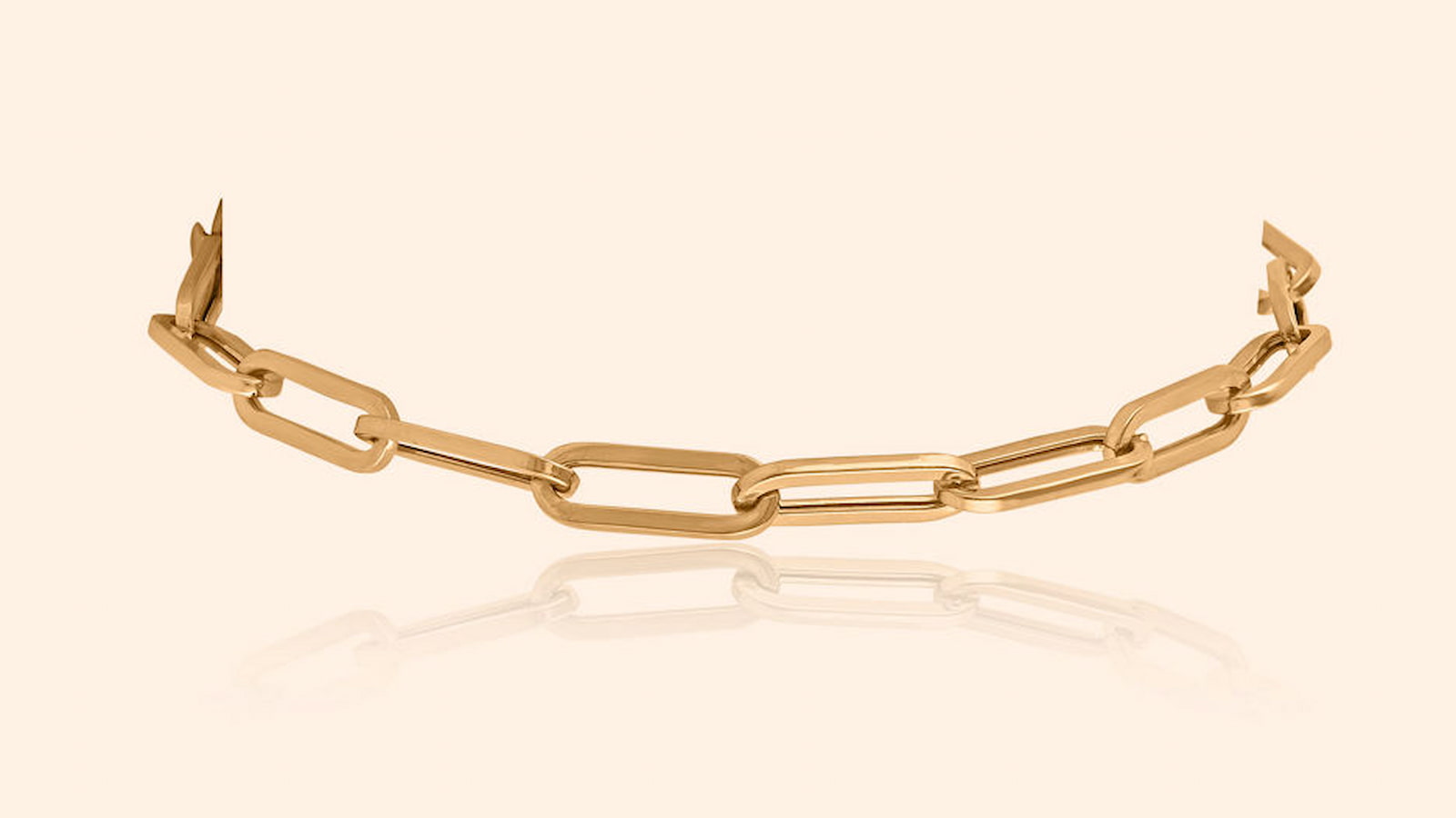 How to Style a Gold Bracelet for Every Occasion